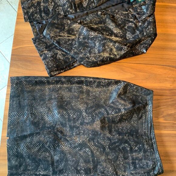 Danier leather skirt and jacket suit, leather, python texture, EUC, lined, sz 8 - Picture 5 of 16